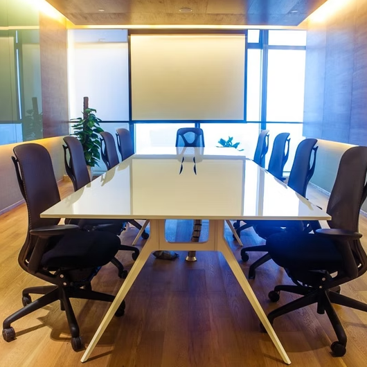 The Art of Creating the Perfect Workspace: Custom-Made Office Furniture by Maike Group